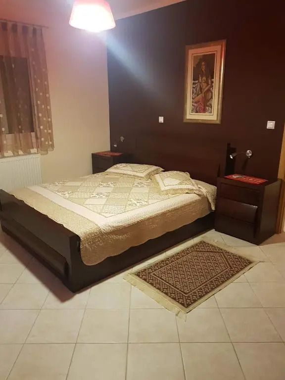 Flexible 2 floor(1st and 2nd floor) house with private parking