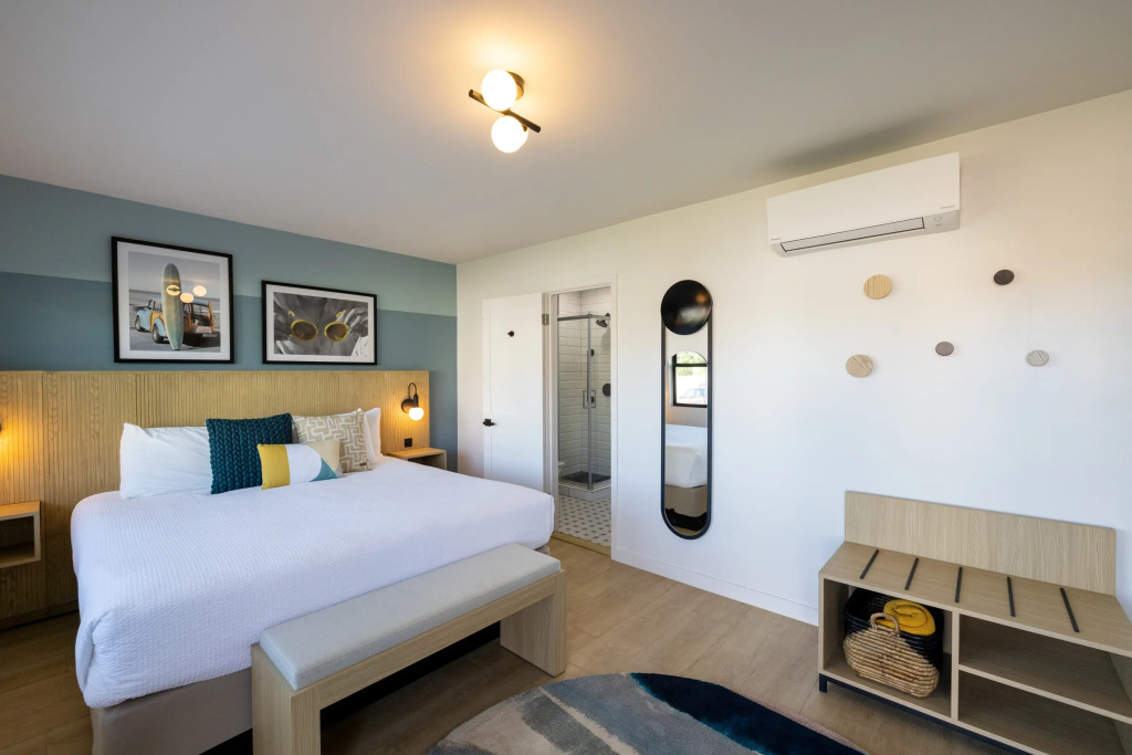 Tides Oceanview Inn and Cottages