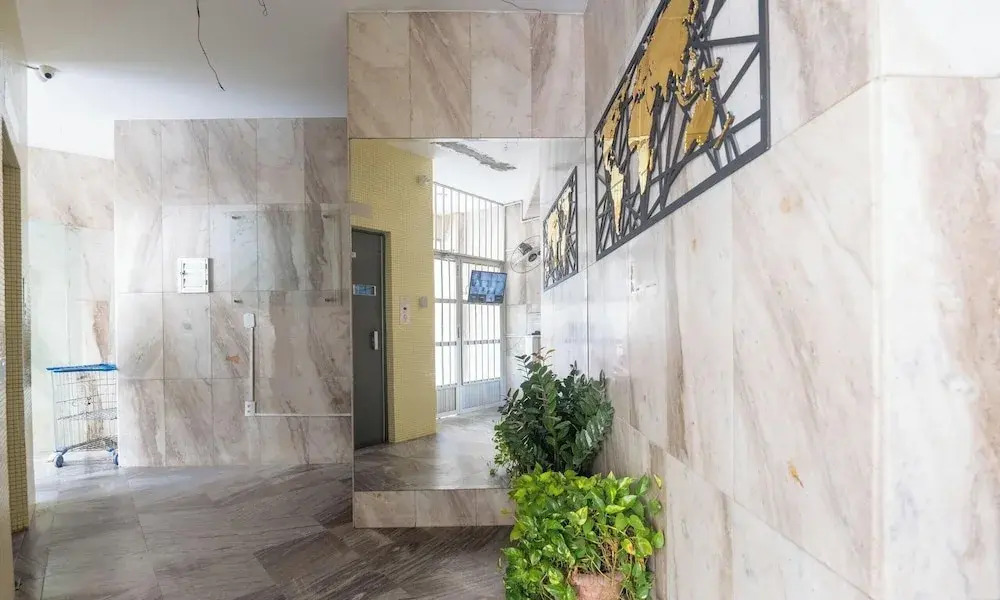 2-bedroom Apt Only 500m From the Beach Nos0201