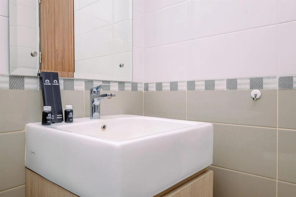 1Br Apartment With Cozy Design At Royal Olive Residence