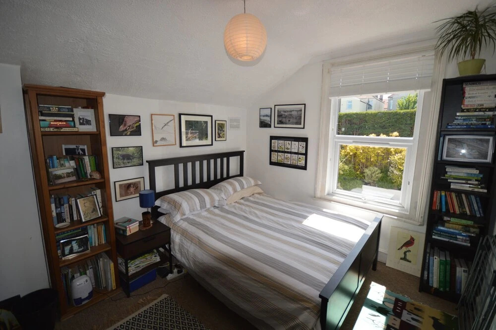 Charming 2 Bedroom Apartment Near Station