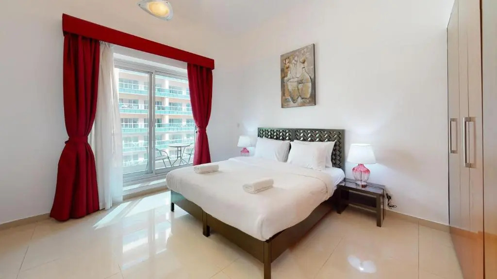 Hometown Apartments - Waterfront 1 Bedroom apartment in Westside Marina