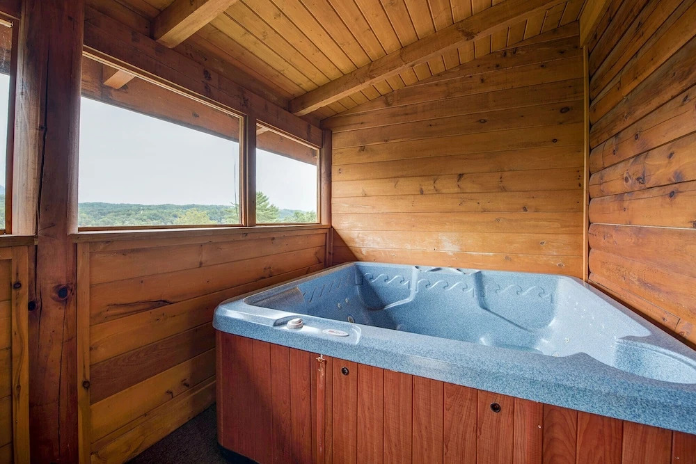 Smokey Bear Haven by Jackson Mountain Rentals