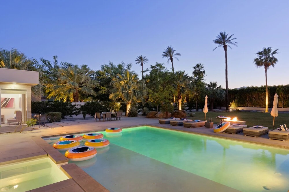 Polo Villa 2 by Avantstay Entertainer's Backyard w/ Pickleball Court, Volleyball Court, Pool & Spa 260314 6 Bedrooms