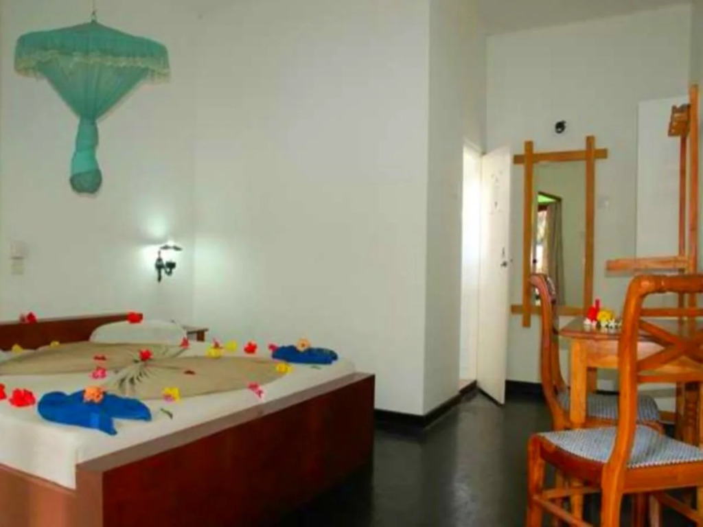 International Beach Hotel & Restaurant
