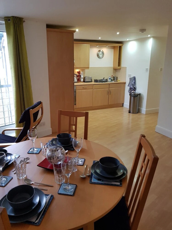 Executive Open Plan Apartment in Leith