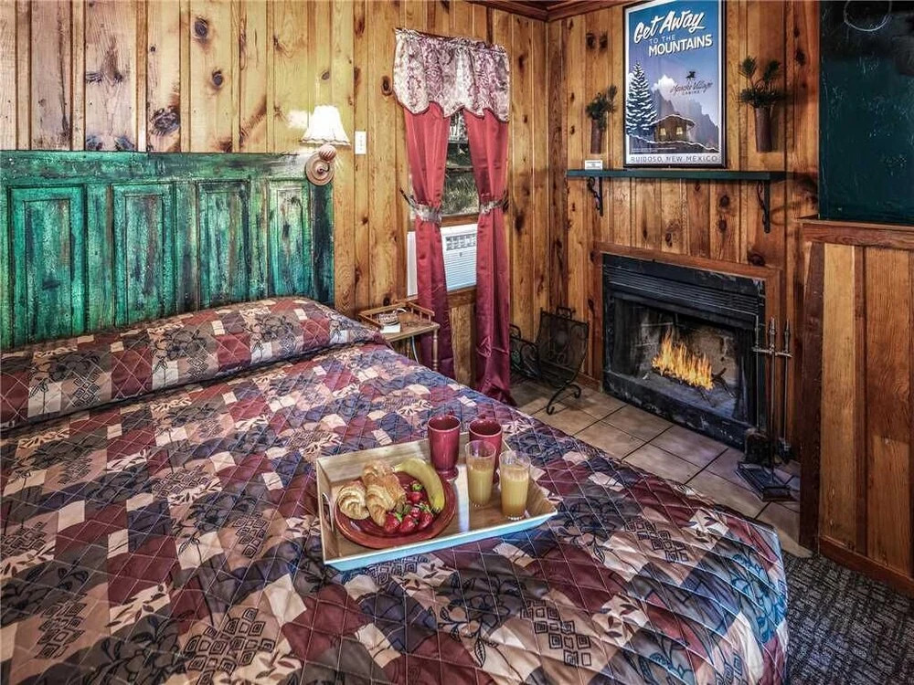 Apache Village 6, King Studio with Sleeper Sofa, Sleeps 3