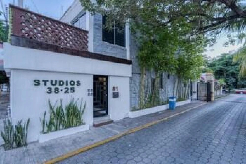 Lovely Studios in PDC 5 min to the Beach