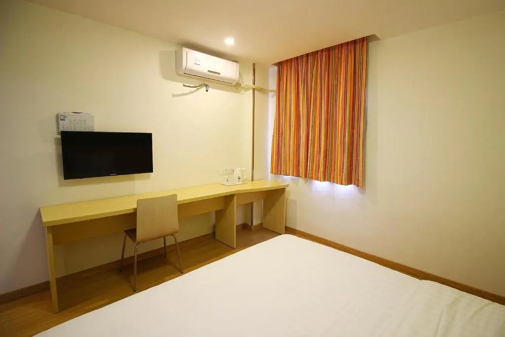 7Days Inn Zhuhai Doumen district government pedestrian street