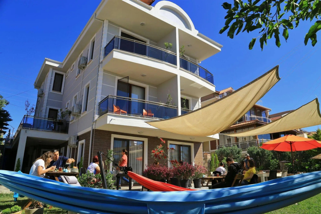 Lemon House Cunda