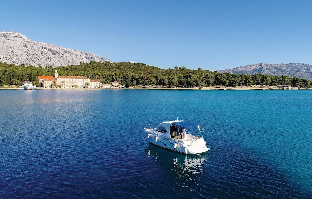 Nice Home in Sreser With Wifi and 3 Bedrooms