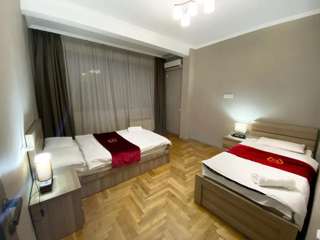 Luxury 4-Bedroom Apartment In The Center