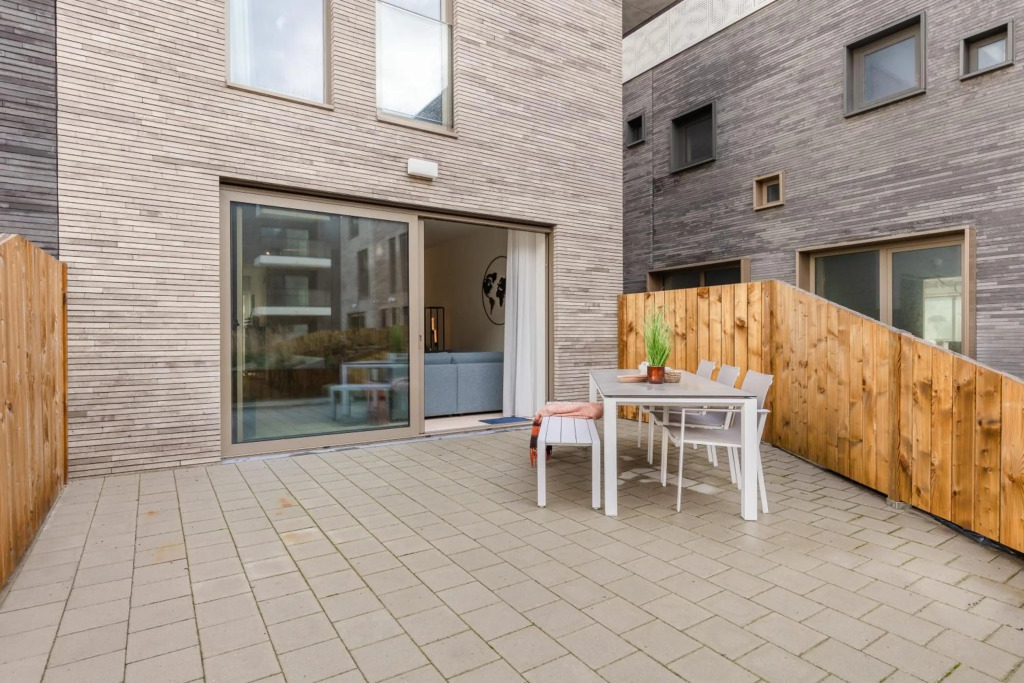 Brand new holiday home with high-end finishing and private parking space, at a stones throw from the beach
