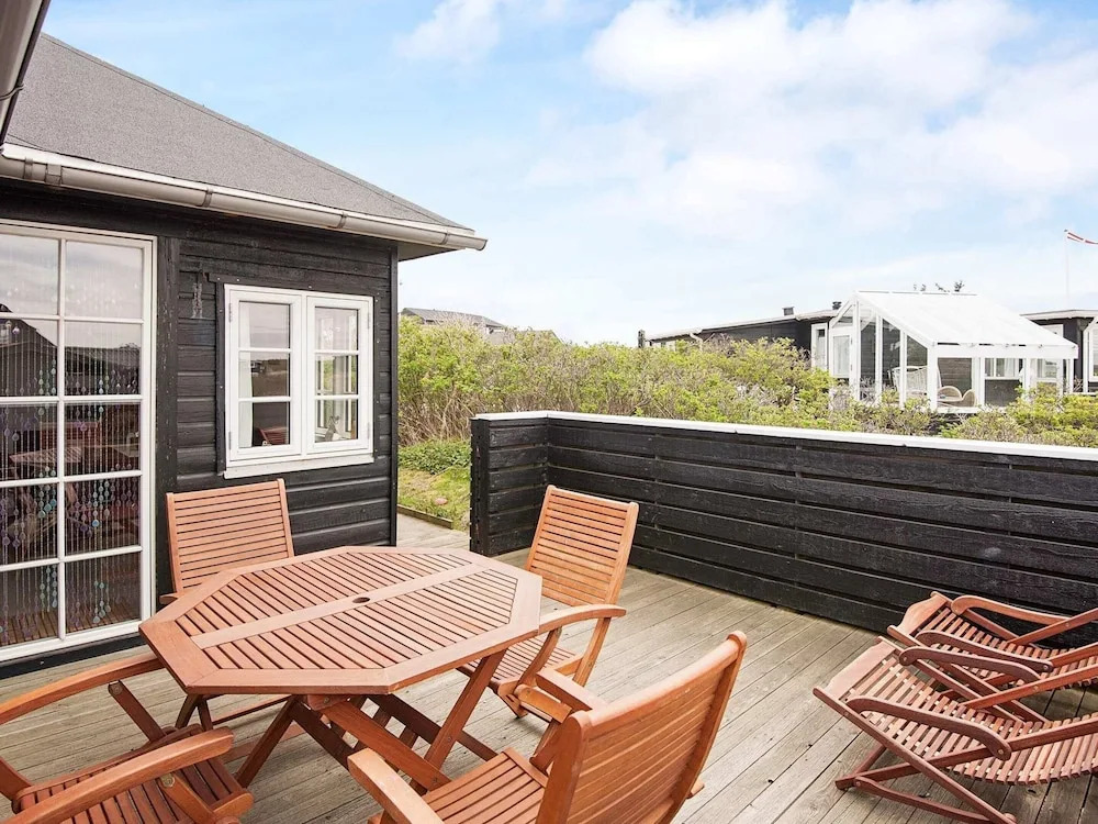 Serene Holiday Home in FanÃ¸ near Sea