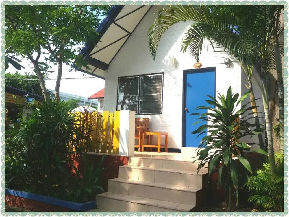 Luna Hut Resort