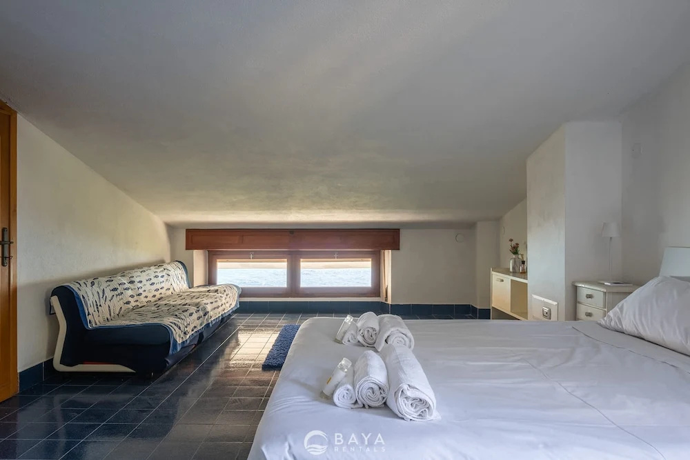 Seaside Villa Apartment with Beach Access