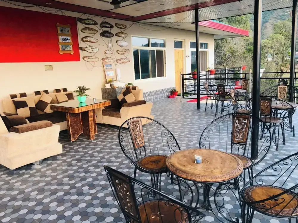 Goroomgo Paradise Inn Dharmsala