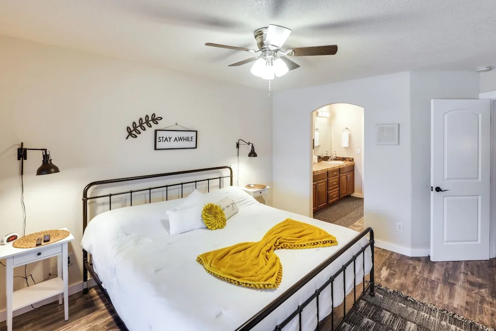 Bullhead City Oasis w/ Fire Pit + Mtn View!