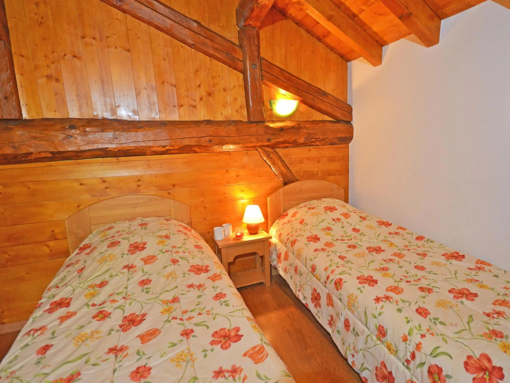 Chalet In Les Menuires-Praranger With Balcony