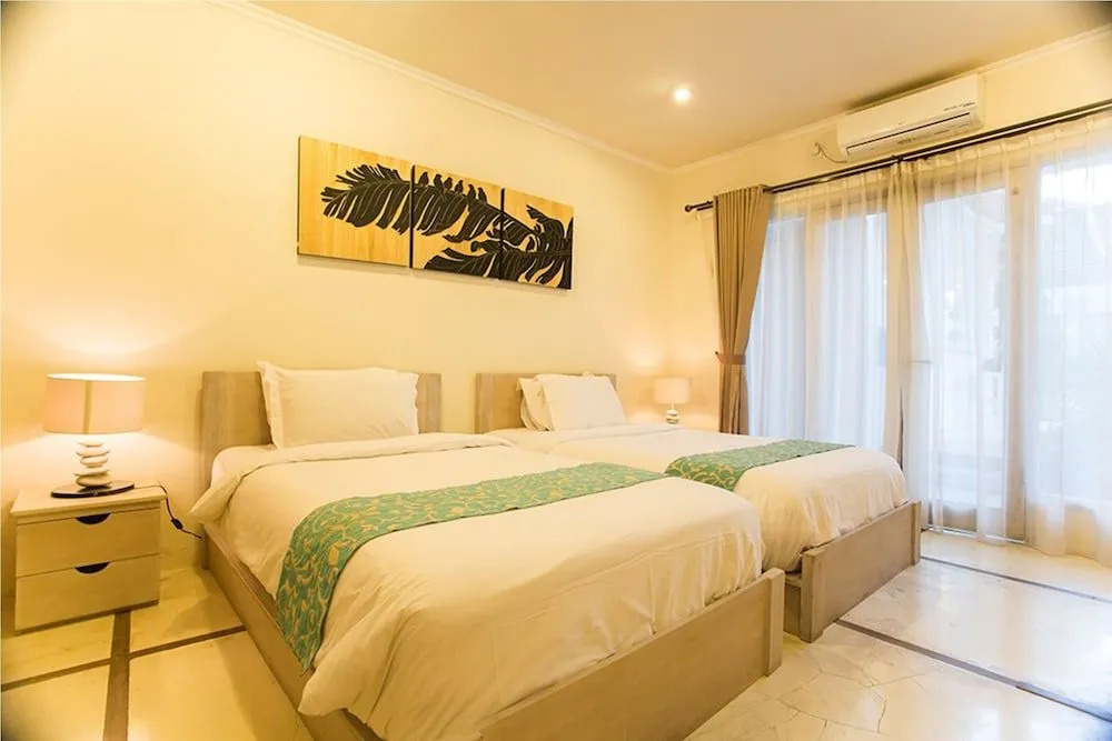 La Cabana Hotel and Villas