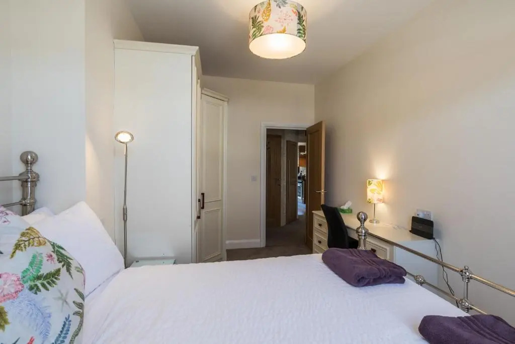 Kingsway Apartment