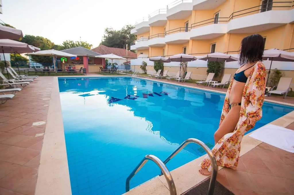 Adonis Hotel