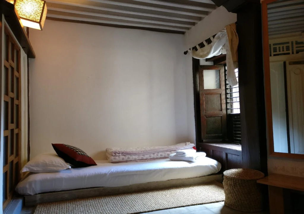 Hiranya Guest House