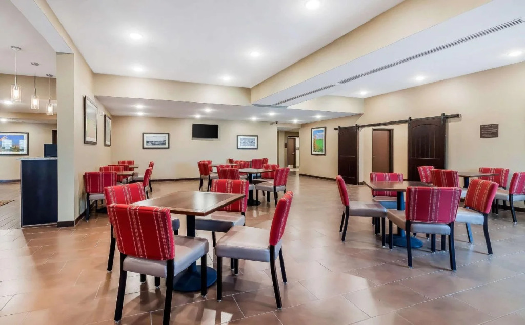 Comfort Suites
