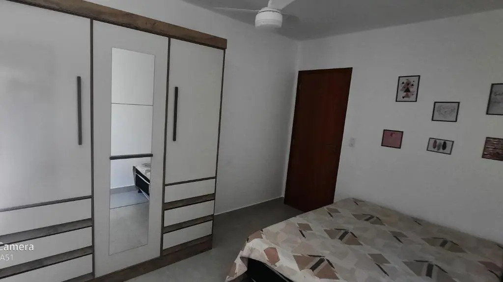 Excelente Casa na Praia do Peró com 1 quarto e 02 suítes
