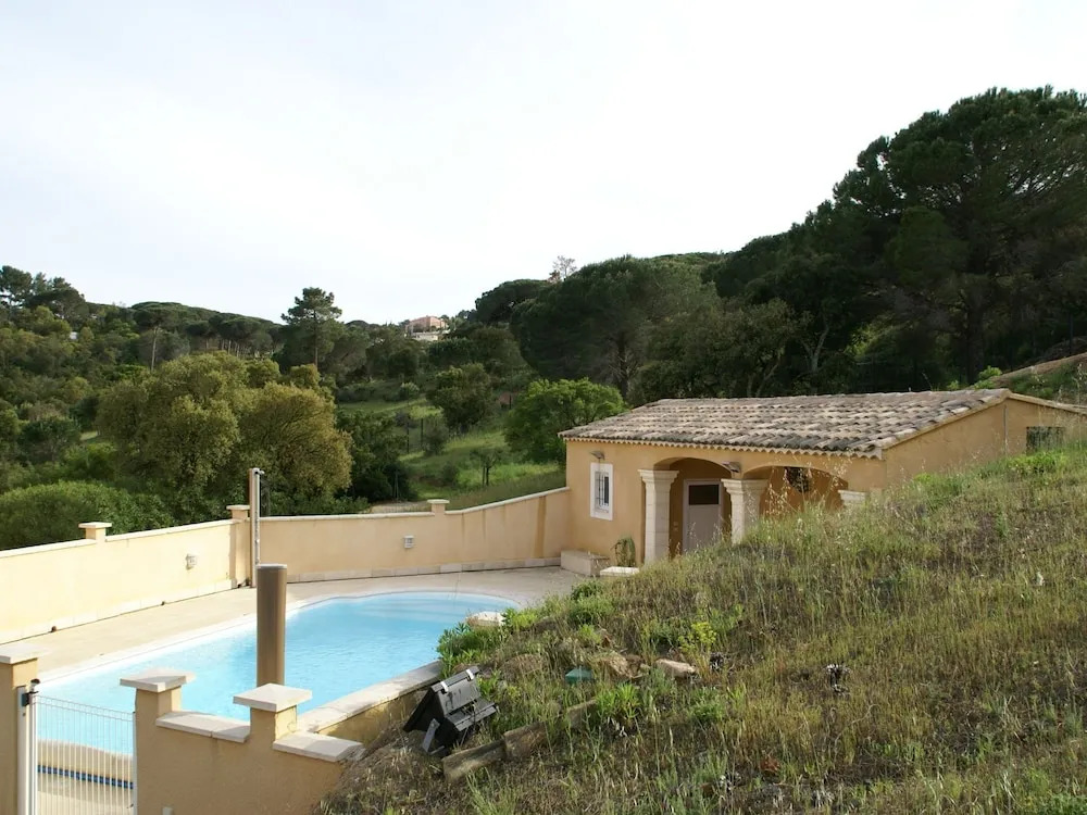Soothing Holiday Home in Sainte-maxime With Swimming Pool
