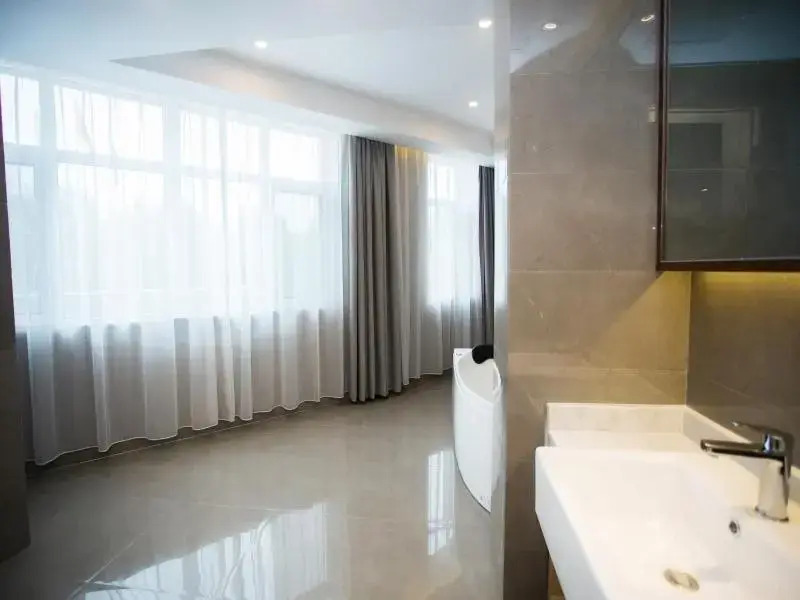VX Hotel (Heze Dingtao District Taoyi Road)
