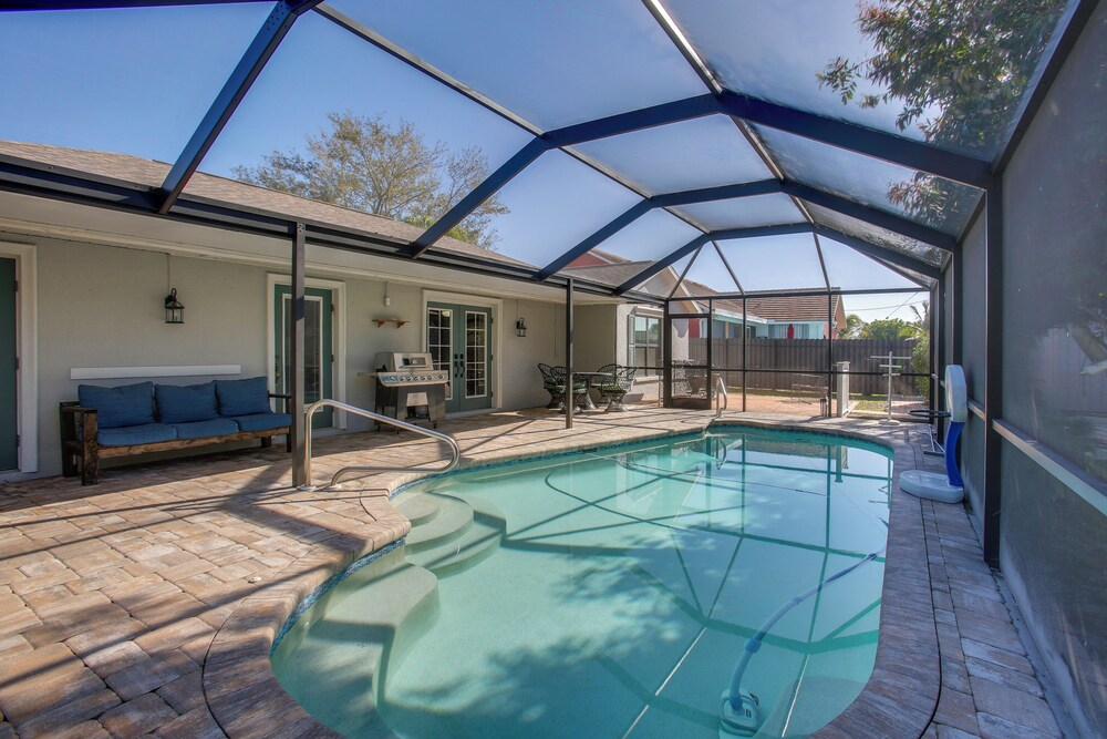 3 Mi to Sun Splash Waterpark! Family Haven w/ Pool