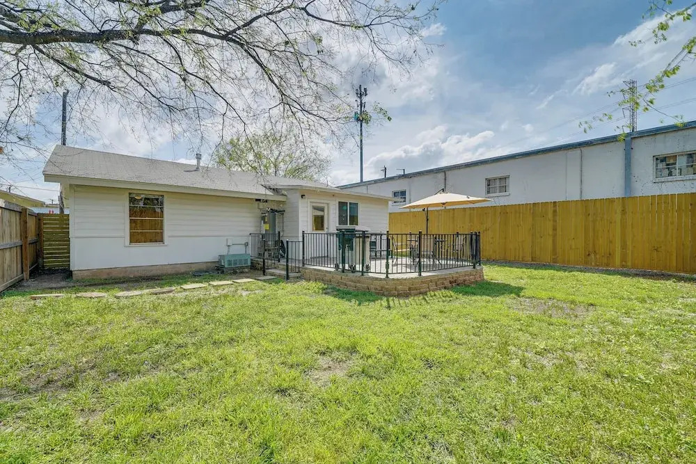 Sunny San Antonio Home Near Downtown: Pets Welcome