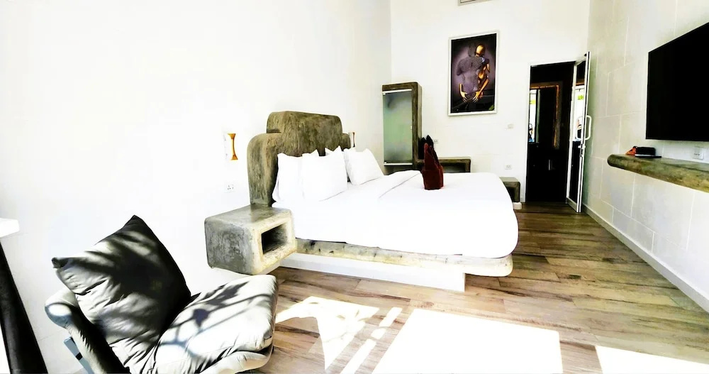 STARLAND Luxury Pool Villa Pattaya Walking Street