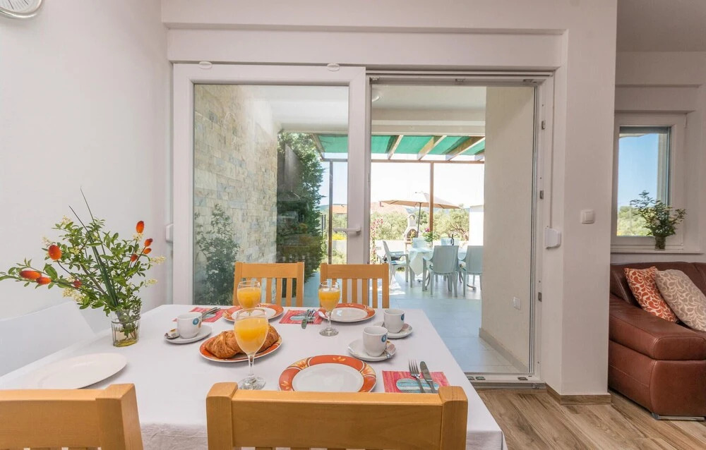 Awesome Apartment in Turanj With Wifi and 2 Bedrooms