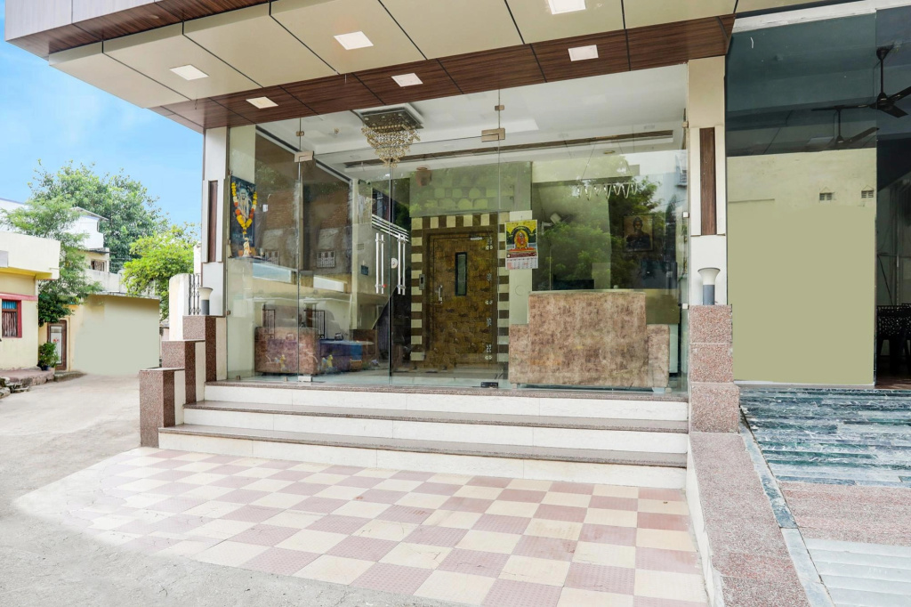 1 BR Guest house in Near Sai Temple, Palkhi Road, Shirdi, by GuestHouser (0AB6)