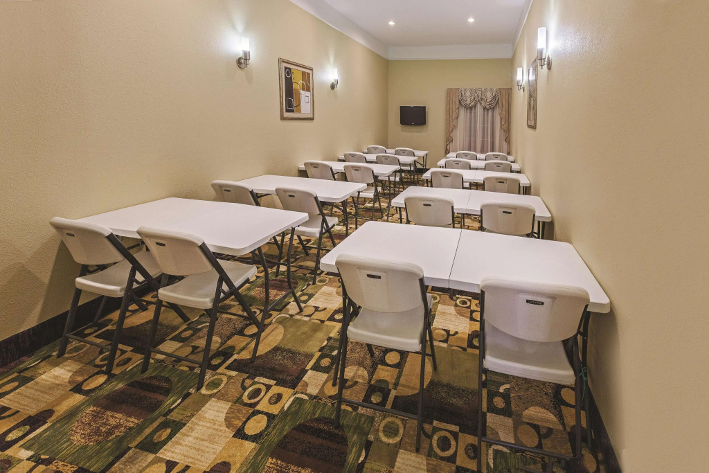 La Quinta Inn & Suites by Wyndham Livingston