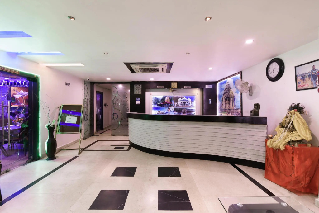 OYO 30414 Hotel Us Residency