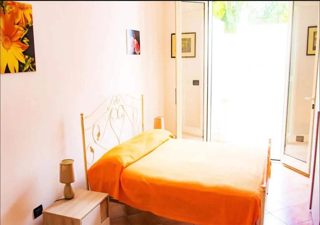 Otranto: independent villa in an elegant residential area, 550m from the sea