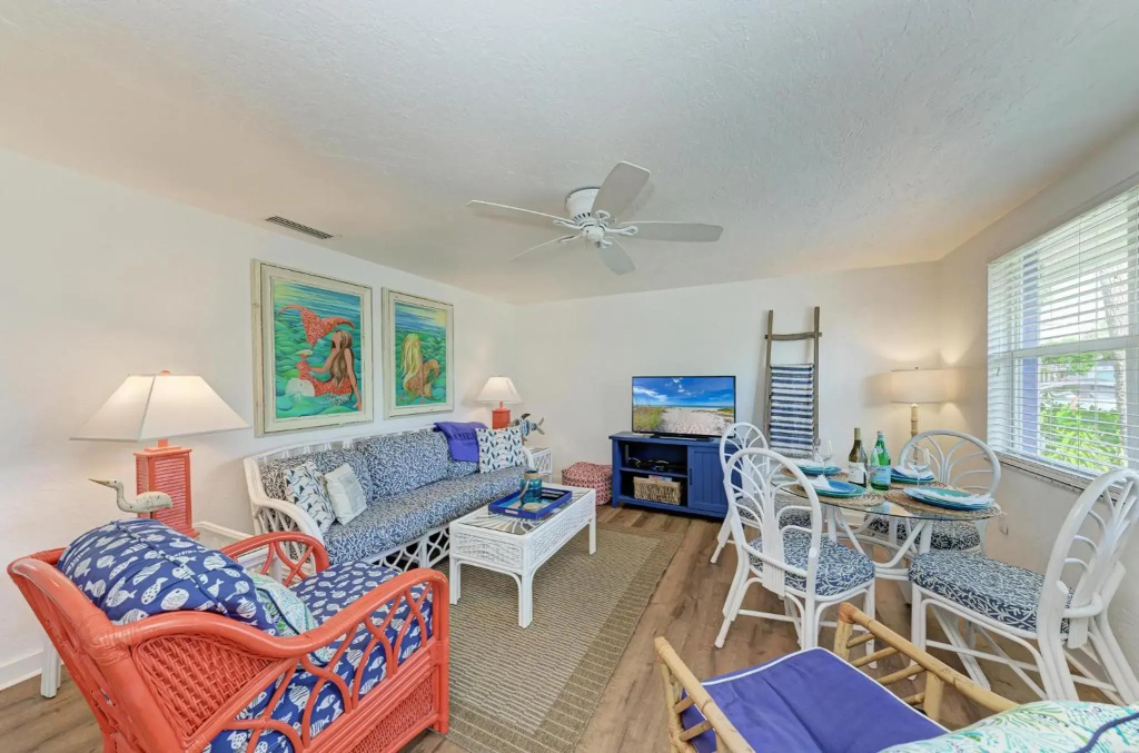 Blue Pelican 306 - 61st St Unit B West