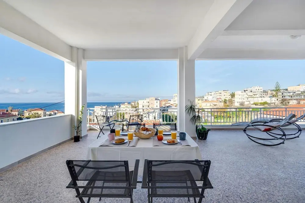 Sea City and Mountain View Apartment