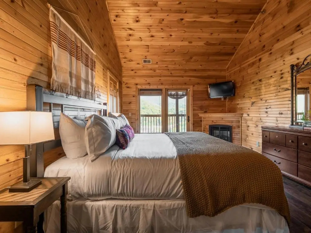 Hickory Ridge by Avantstay Sleeps 20! Incredible Private Elevated Cabin