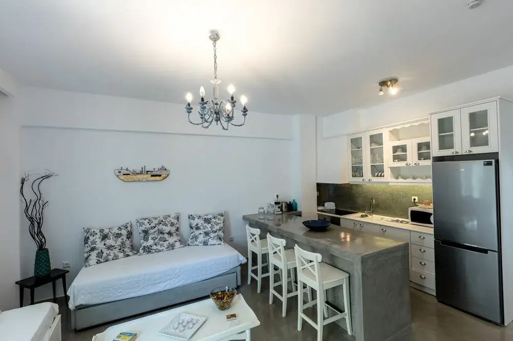 Anna's and Argy's Apartments