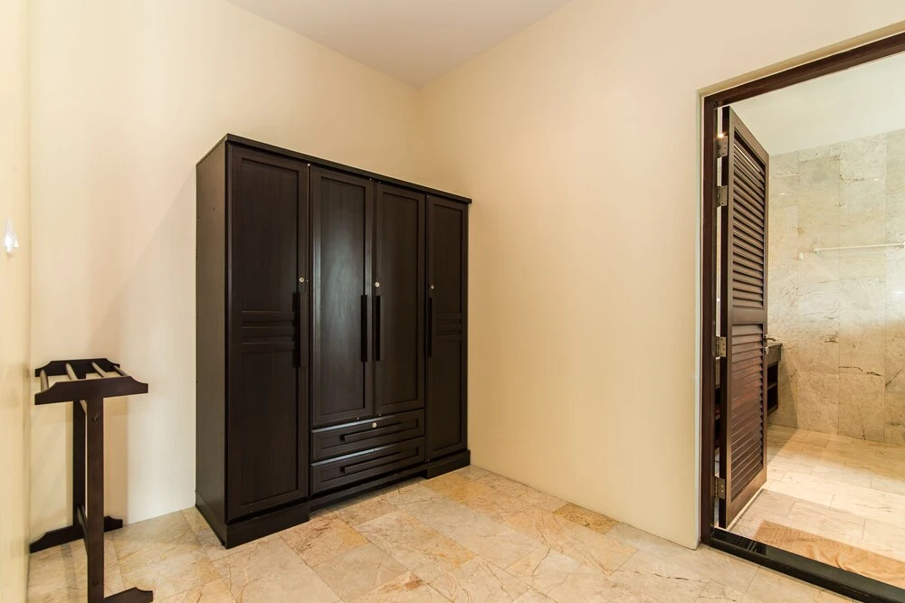 Luxury 5 Bedroom Villa in Beautiful Banyan Resort