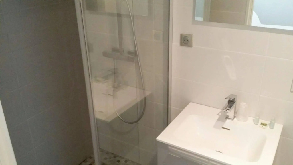 Hotel Flots dAzur Promenade des Anglais