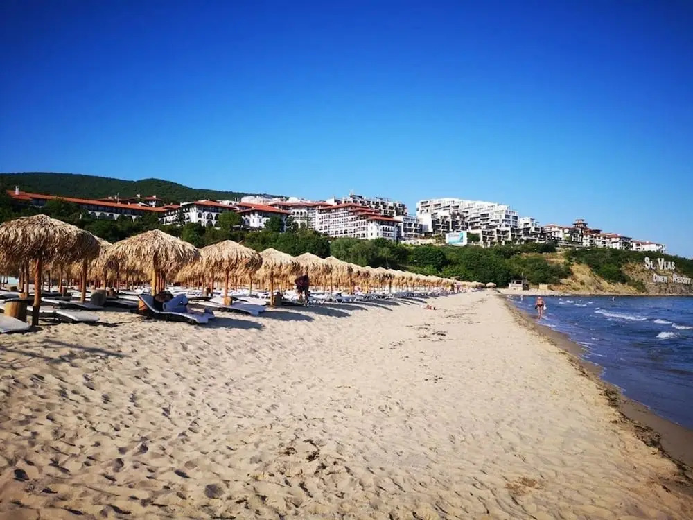 Sea View 2 bed Apartment With Pool