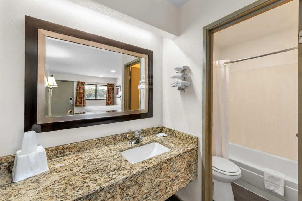 Americas Best Value Inn Kansas City East - Independence