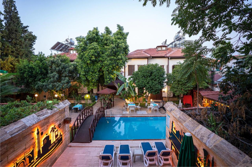 Castle Old Town Hotel