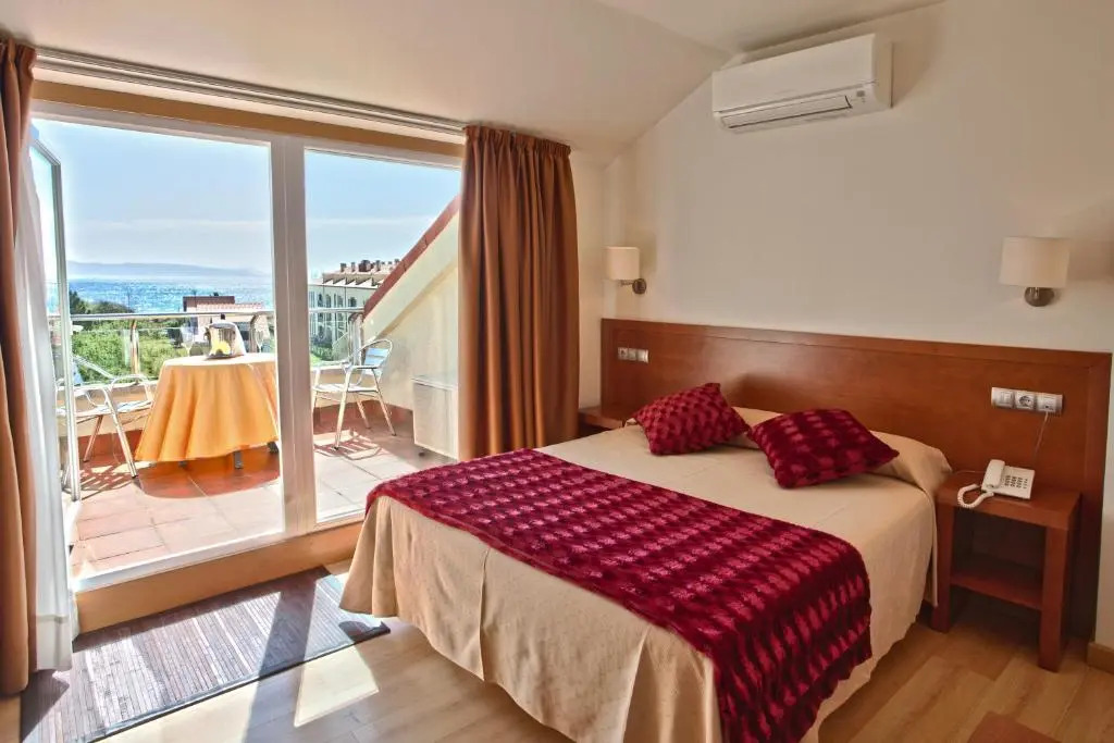 Hotel Playa Langosteira by Adeloló