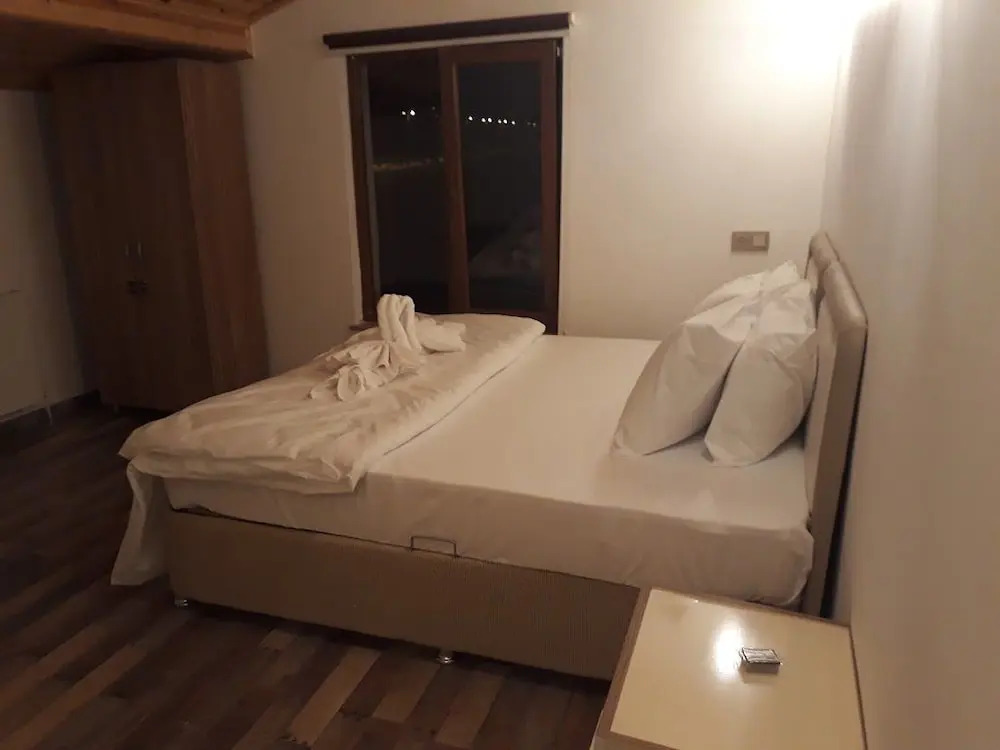 Meric Otel At Ciftligi